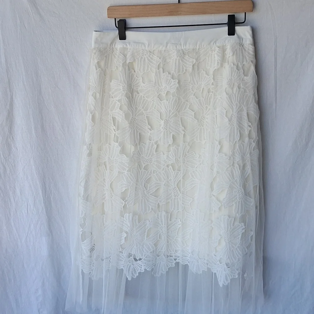 Lulu's White Lace Midi Skirt Size L - Picture 2 of 11
